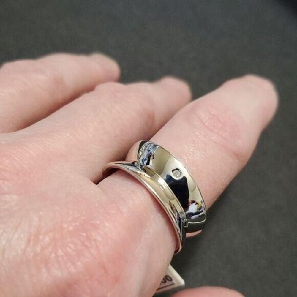 *Sale* Hot Diamonds sterling silver ring size 7